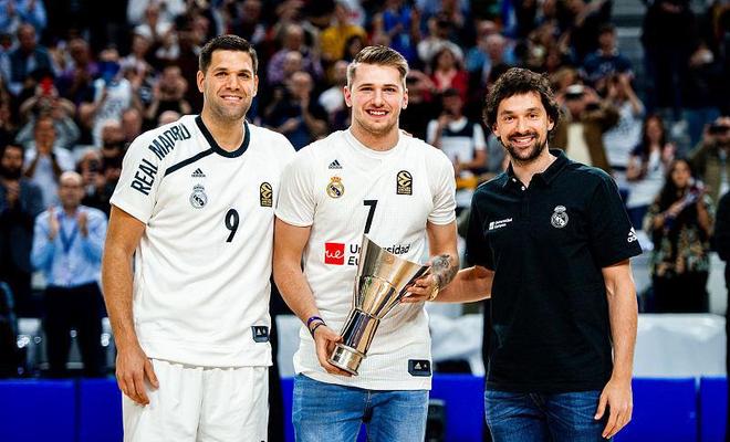 综合体育深度报道 聚焦赛事背后的故事