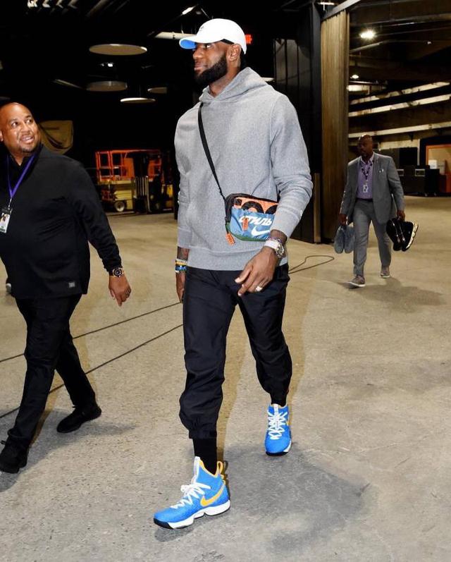 记者：齐尔克泽有可能会离队，曼联有信心从他身上收回转会费