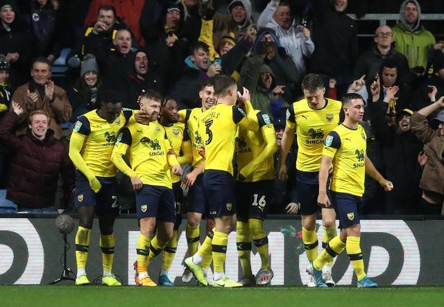 孟铎一家近照，退役转型成功，财富自由，迎娶女篮美女，家庭幸福