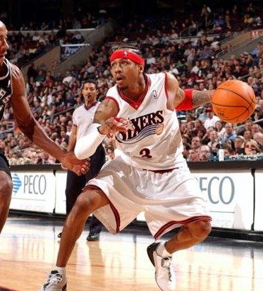 FIFA发布的世界杯赛程以美东时间计算，比北京时间慢12小时