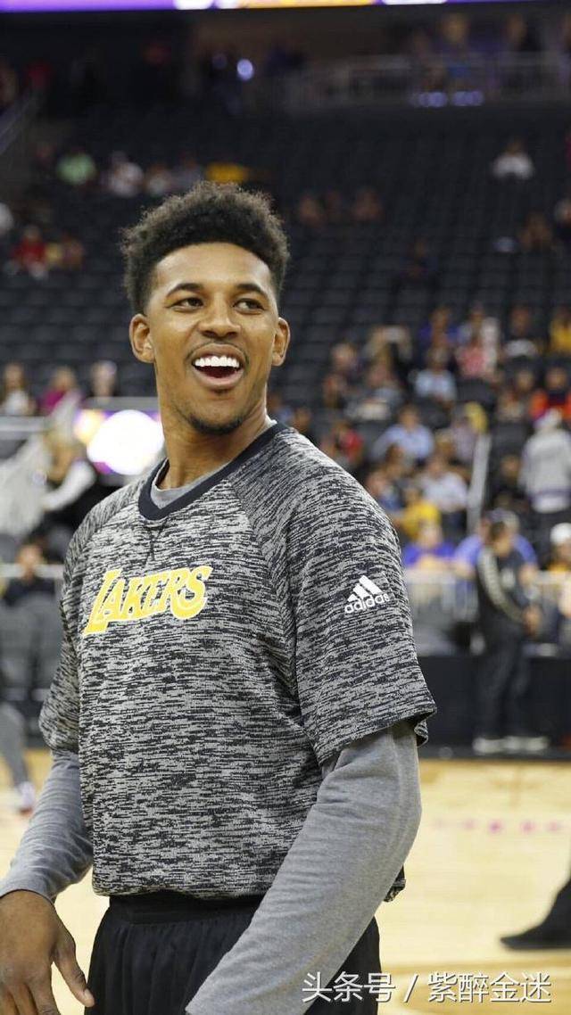 模拟赛车电竞新赛道加入比赛